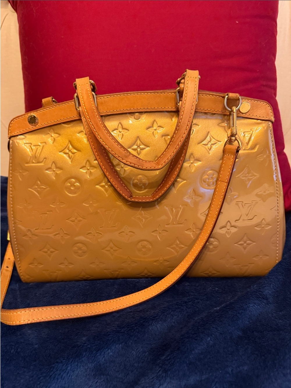 Louis Vuitton Beige Brea MM Vernis with Removable Strap